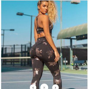 Sommer Ray Small Metallic Black Leggings